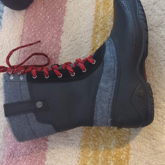 North Face Winter boots - Picture 2 of 4